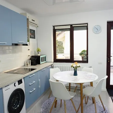 Studio'24 - Adults Only *