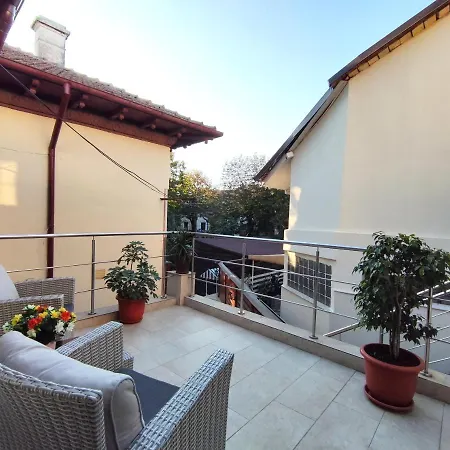 Studio'24 - Adults Only