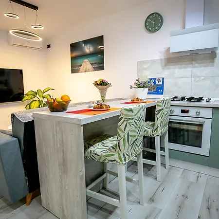 Studio'24 - Adults Only Apartament *